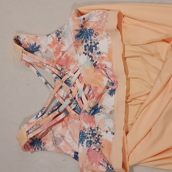 Women's Size L Zelos Peach Tankini Top W/ Built-in Bra - Picture 6 of 9